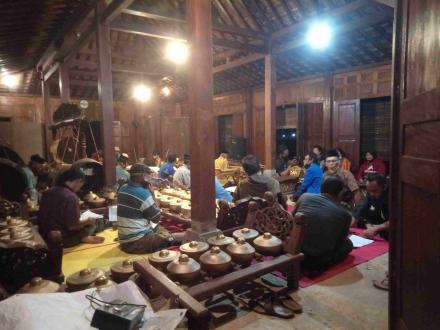 Latihan Mirunggan Para Pegiat Seni Karawitan se-Kalurahan Gilangharjo di Pendapa Omah Nglaras Kadek 