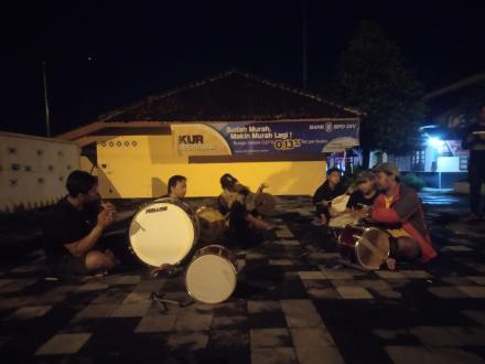 Persiapan Pentas di Bandara NYIA, Bregada Gilanglipura Gilangharjo Giatkan Latihan