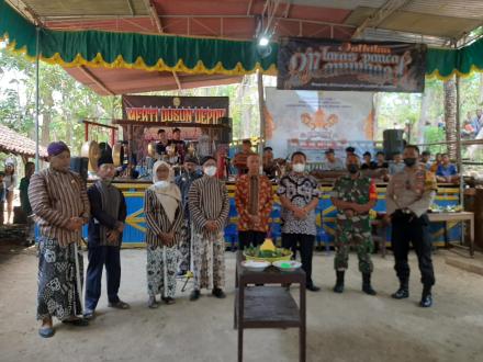 Dimeriahkan Dengan Pentas Jathilan dan Gedrug, Warga Depok Gelar Upacara Merti Dusun