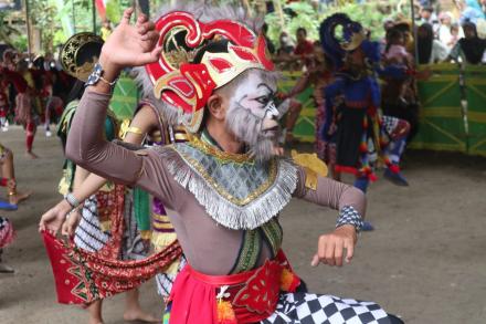 Pementasan Reog Lestari Budaya Dalam Rangka HUT FKMD ke 37 Tahun