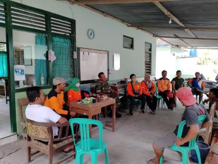 Kolaborasi Kegiatan Kerja Bakti Koramil Pandak dan FPRB Gilangharjo