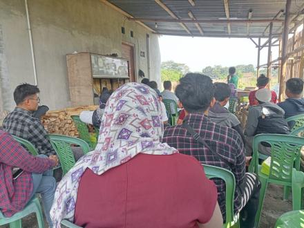 Pelatihan Taruna Tani Oleh Dinas Ketahanan Pangan dan Pertanian Bantul : Kunjungan Lapangan Petani M