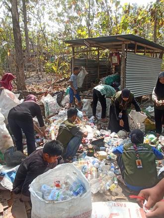 Pengelolaan Sampah Padukuhan Depok Kerahkan Organisasi Pemuda