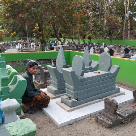Ziarah Makam Nyai Adisoro Dalam Rangka Rangkain Acara Merti Dusun Kadisoro