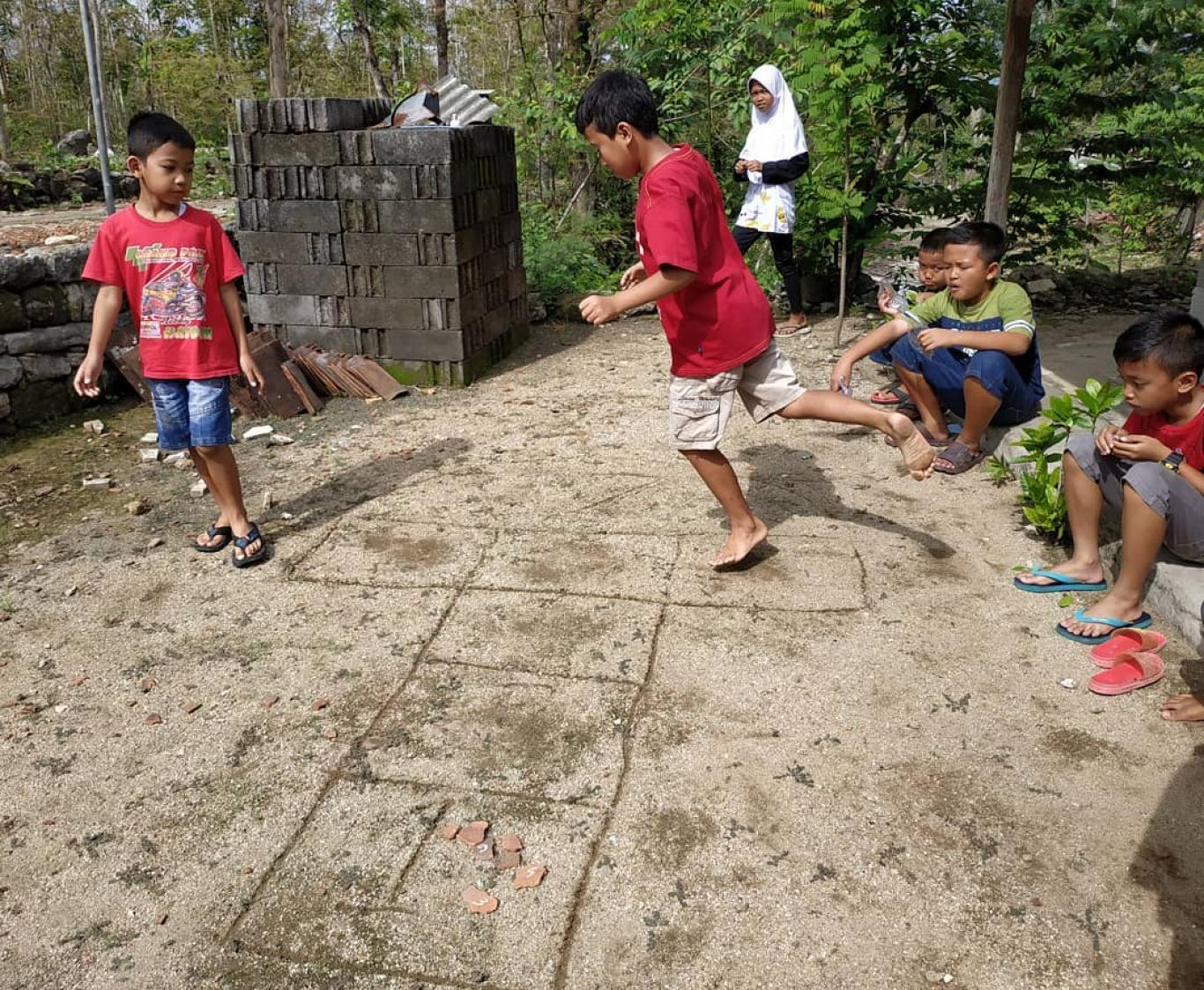 Nasib Permainan Tradisional Di Era Digital Website Kalurahan Gilangharjo